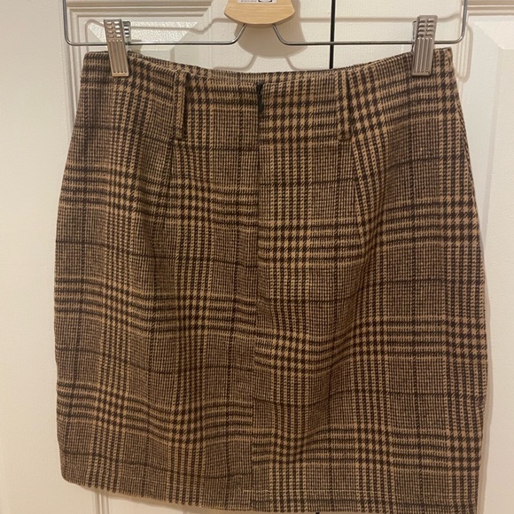 Classic Brown Plaid Pencil Skirt - Picture 2 of 3